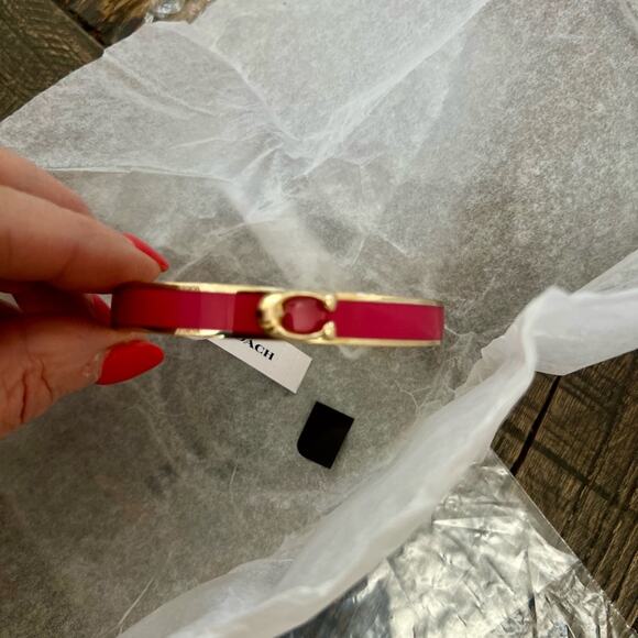 NWT Coach Signature Push Hinged Bangle in Gold/Pink/Petunia - Picture 3 of 9